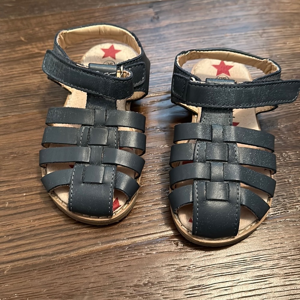 Mini Boden Leather Sandlas. 26